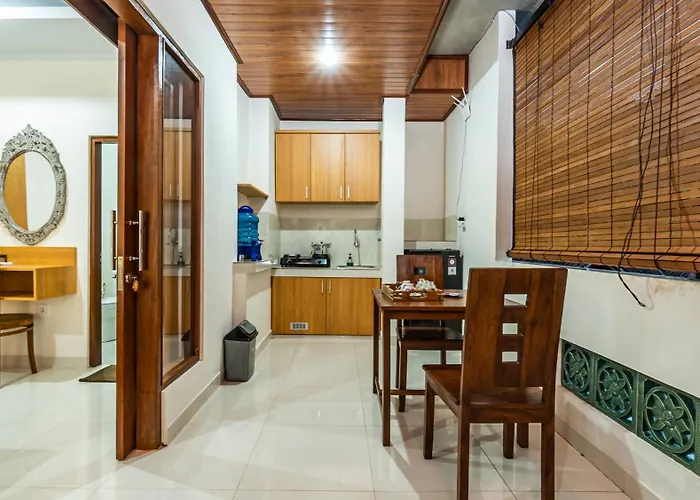 Jukis House